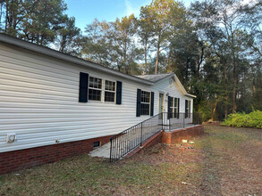 239 Baldwin Rd in Rockingham, NC - Foto de edificio - Building Photo