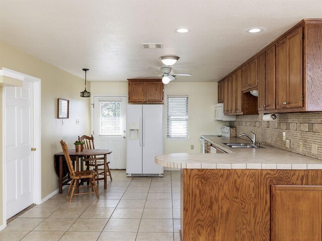 401 Co Rd 320 in Bertram, TX - Building Photo - Building Photo