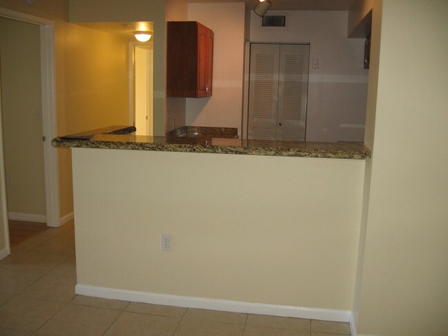 7824 Sonoma Springs Cir-Unit -303 in Lake Worth, FL - Building Photo - Building Photo