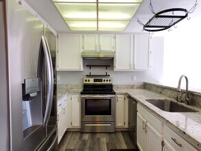 10 Silcreek Dr in San Jose, CA - Building Photo - Building Photo