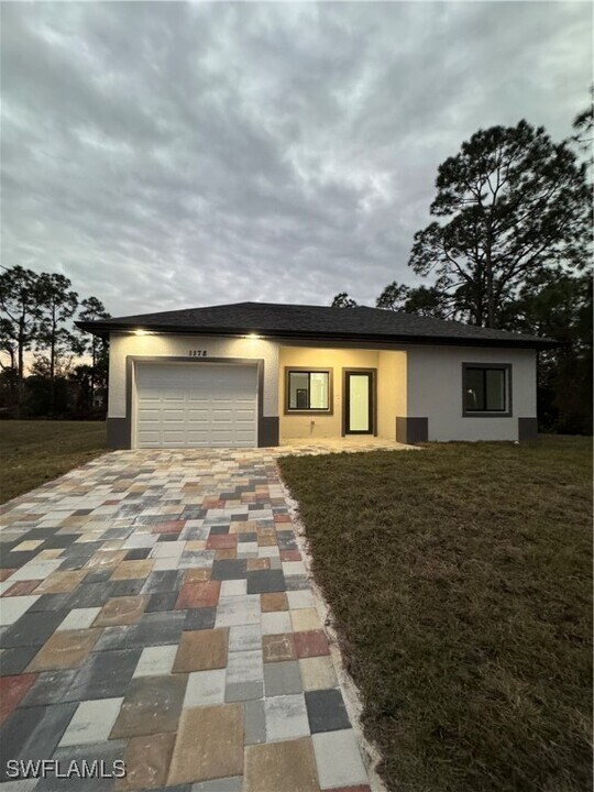 1178 Ebers St E in Lehigh Acres, FL - Building Photo