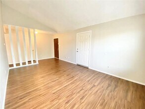 701 Victoria Dr in Euless, TX - Building Photo - Building Photo