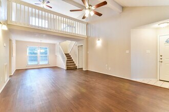 17103 Spruce Run Dr in Spring, TX - Foto de edificio - Building Photo