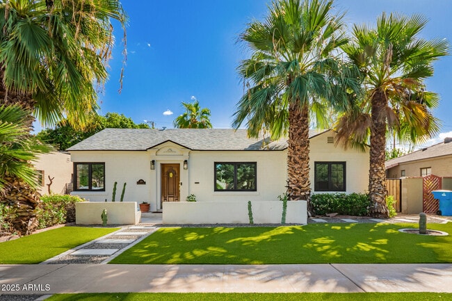329 W Granada Rd in Phoenix, AZ - Building Photo - Building Photo