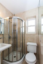 110 Bedford St in New York, NY - Building Photo - Building Photo