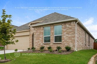 345 Sedalia Trl in Justin, TX - Foto de edificio - Building Photo