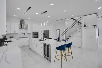 3824 SW 49th Pl in Fort Lauderdale, FL - Building Photo - Building Photo