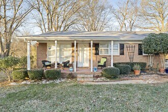 107 Maple Dr in Mount Holly, NC - Building Photo - Building Photo