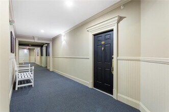 4100 Paces Walk SE in Atlanta, GA - Building Photo - Building Photo
