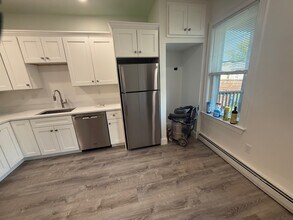 823 Saratoga St, Unit 2 in Boston, MA - Building Photo - Building Photo