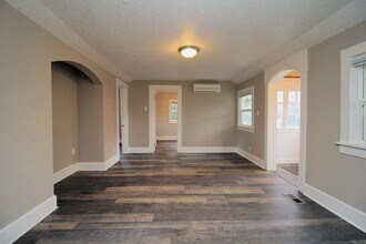 5325 N Fessenden St in Portland, OR - Building Photo - Building Photo