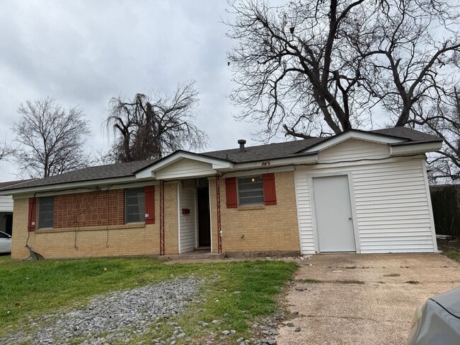 property at 745 Tecumseh Trail