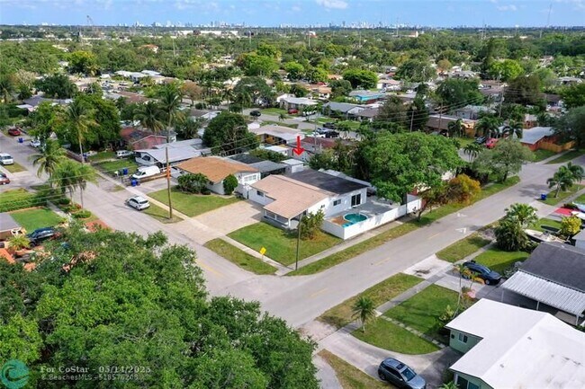 6470 Franklin St in Hollywood, FL - Building Photo - Building Photo