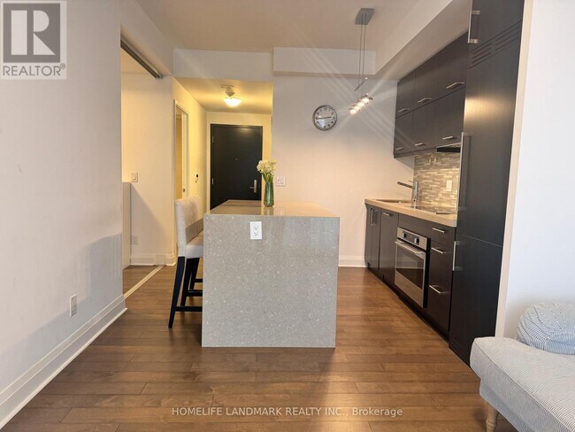1080-1080 Bay St. in Toronto, ON - Building Photo - Building Photo