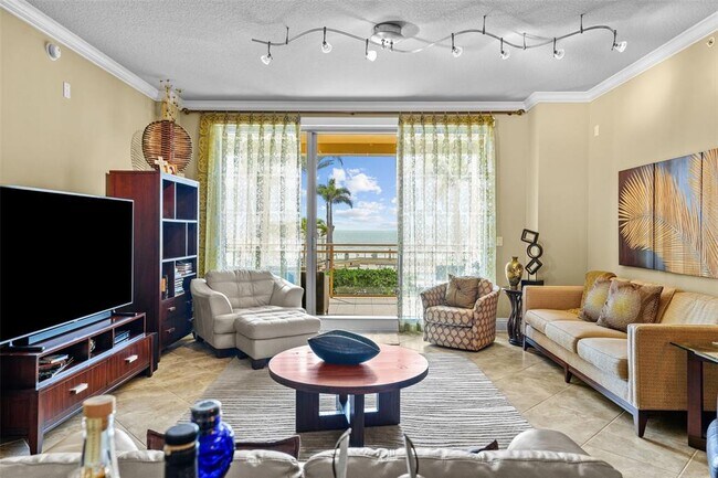 470 Mandalay Ave in Clearwater, FL - Building Photo - Building Photo