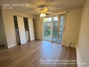 5606 220th St SW in Mountlake Terrace, WA - Building Photo - Building Photo