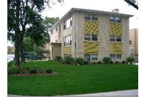 3356 W Columbia Ave in Lincolnwood, IL - Building Photo