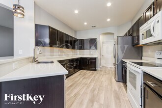 533 Interlock St in Lake Alfred, FL - Foto de edificio - Building Photo