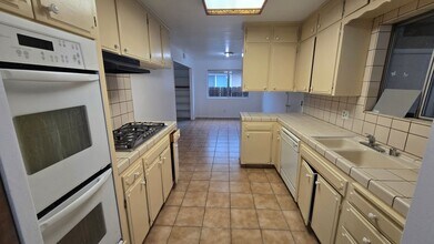 4184 N Briarwood Ave in Fresno, CA - Foto de edificio - Building Photo