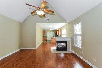 8573 Griffin Park Dr in Memphis, TN - Foto de edificio - Building Photo