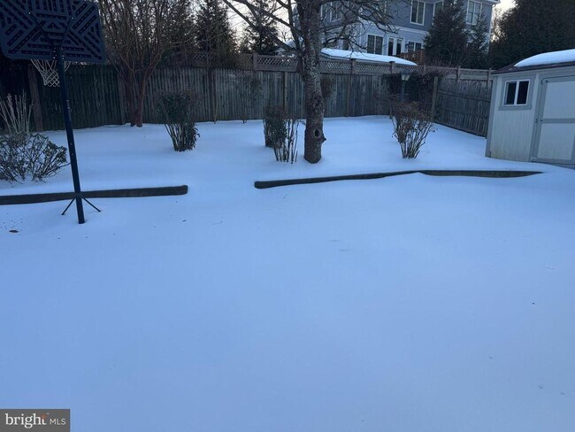 9207 Hunting Pines Pl in Fairfax, VA - Building Photo - Building Photo