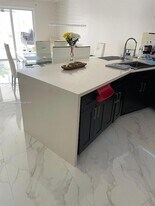 1660 NE 191st St, Unit 3011 in Miami, FL - Building Photo