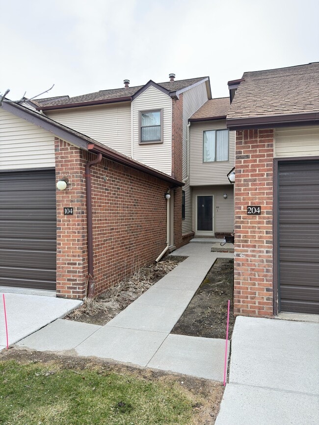 6619 Ridgefield Cir in West Bloomfield, MI - Building Photo - Building Photo