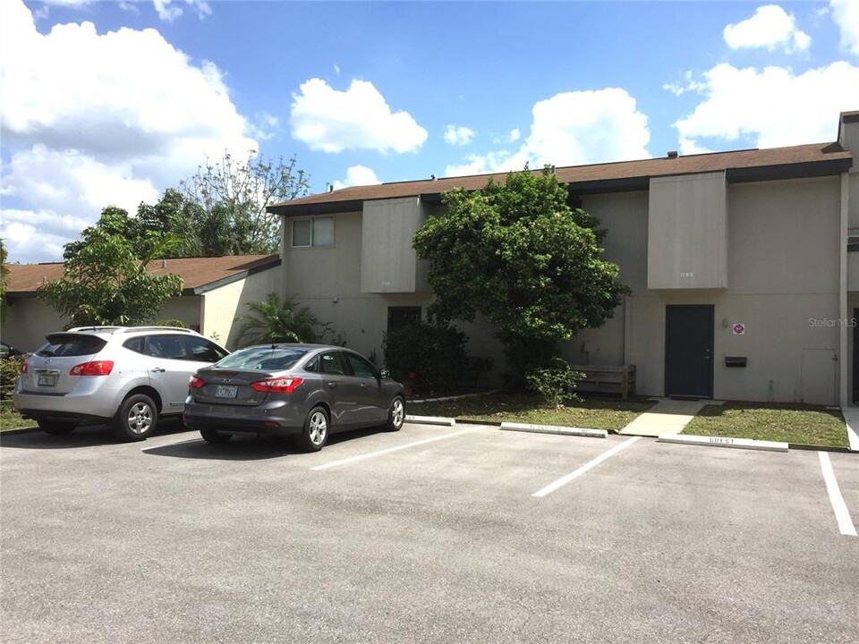 1193 Longfellow Way in Sarasota, FL - Building Photo