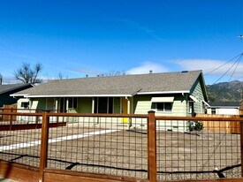 702 Washington St in Calistoga, CA - Building Photo