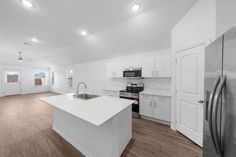 208 Fairmeade Dr in Terrell, TX - Building Photo - Building Photo