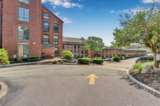 14 Sanford St in Medway, MA - Building Photo - Building Photo