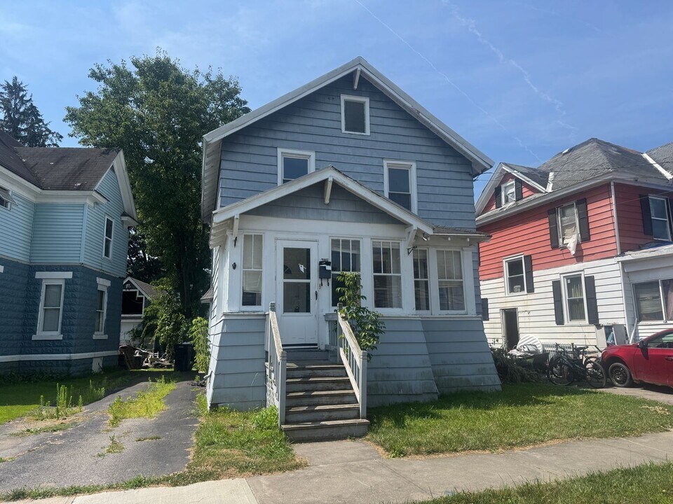 149 W North St in Ilion, NY - Building Photo