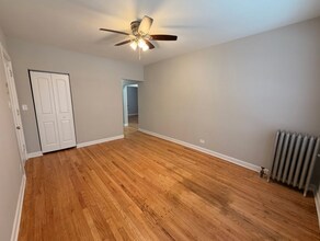 2609 N Kostner Ave in Chicago, IL - Building Photo - Building Photo