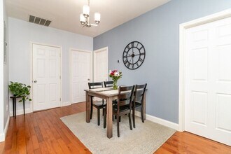 7 Rowell St in Boston, MA - Building Photo - Building Photo