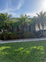 5118 SW Courtyards Way, Unit 26 in Cape Coral, FL - Building Photo