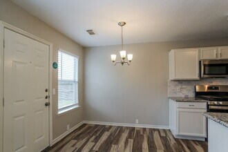 18207 Trinity Knoll Way in Humble, TX - Foto de edificio - Building Photo