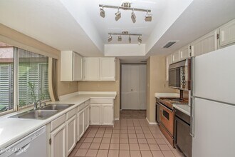 8742 E Vía Taz Norte in Scottsdale, AZ - Building Photo - Building Photo