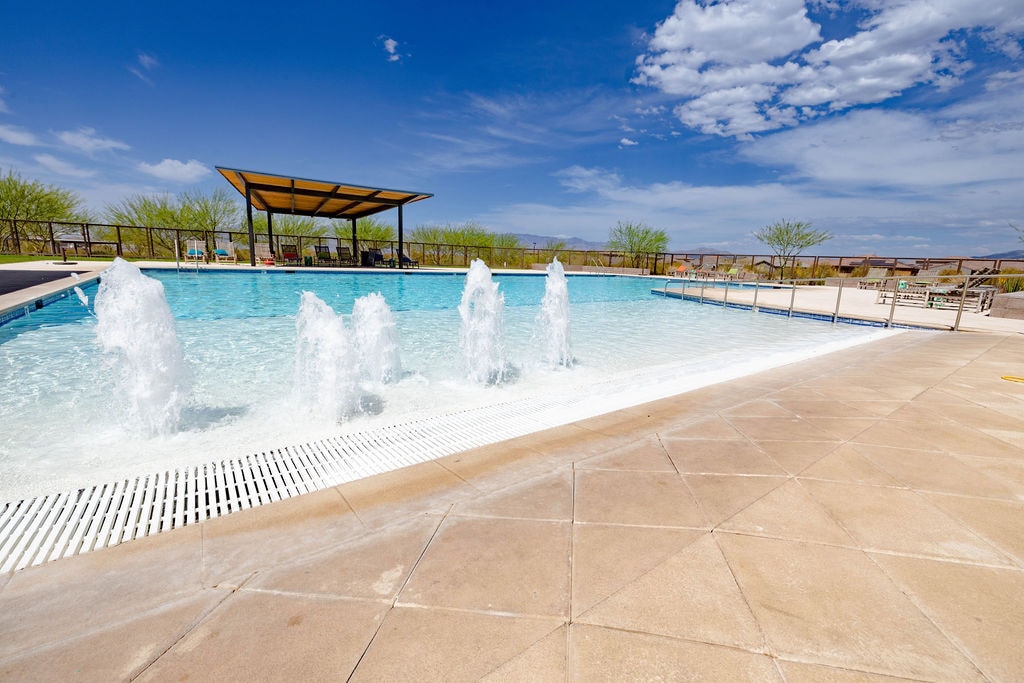 10020 E CAMELBACK TR in Tucson, AZ - Building Photo