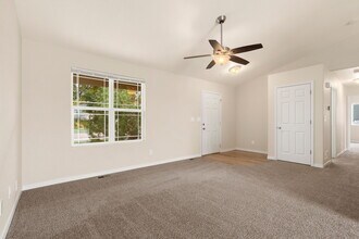 3761 Mt Flora St in Wellington, CO - Foto de edificio - Building Photo