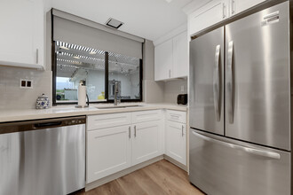 77 Marbella Dr in Rancho Mirage, CA - Building Photo - Building Photo