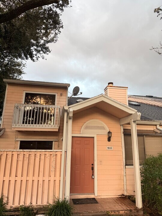 1825 Adventure Pl in North Lauderdale, FL - Building Photo