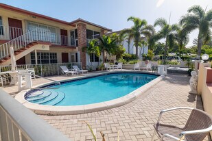 3215 NE 15th St in Pompano Beach, FL - Building Photo