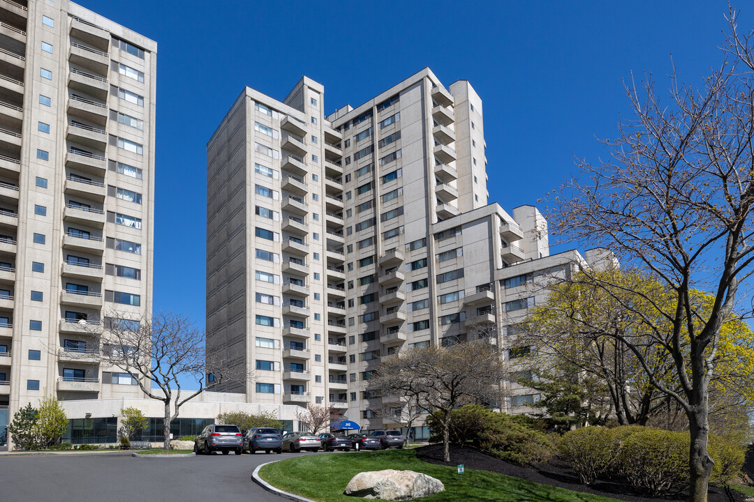 Ocean Gate Tower in Revere, MA - Building Photo