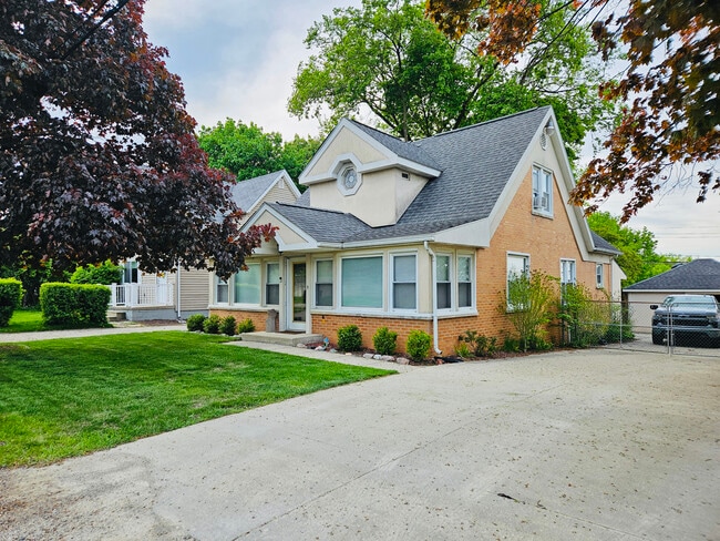 property at 22 Cloverport Ave