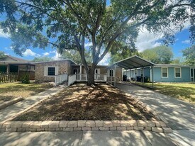 1629 Devon Dr in Corpus Christi, TX - Building Photo
