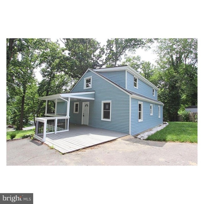 property at 3170 Oakmont Ave