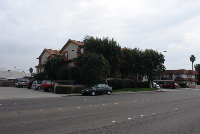 775 9th St in Imperial Beach, CA - Foto de edificio - Building Photo