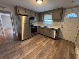 39 Railroad in Beverly, MA - Building Photo