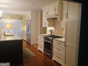 1050 Gunter Cir in Athens, GA - Building Photo - Building Photo
