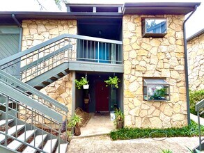 3843 Barrington St in San Antonio, TX - Building Photo - Building Photo